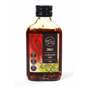 Plato preparado Na Italské farmě Chilli v olivovém oleji rojo