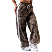 Pantalones de chándal para mujer Nebbia Oversized sweatpants Power marrón claro LIGHT BROWN CAMO