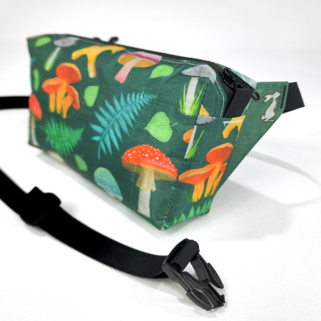 Riñonera High Tail Designs Fanny Pack Forest Mushroom