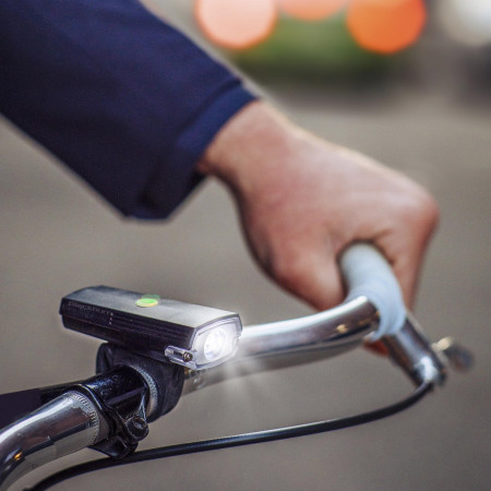 Luz delantera Blackburn Dayblazer 550