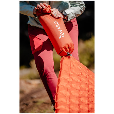 Colchoneta hinchable Warg Atom Flat