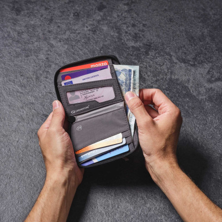 Cartera LifeVenture Rfid Bi-Fold Wallet