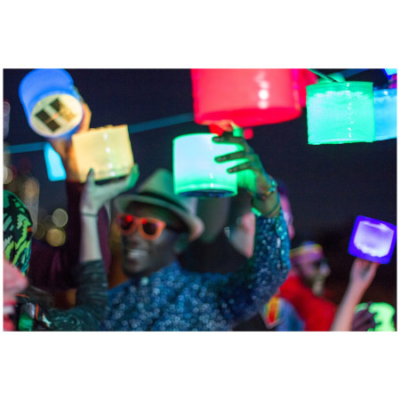 Lámpara solar BioLite Luci Original Color