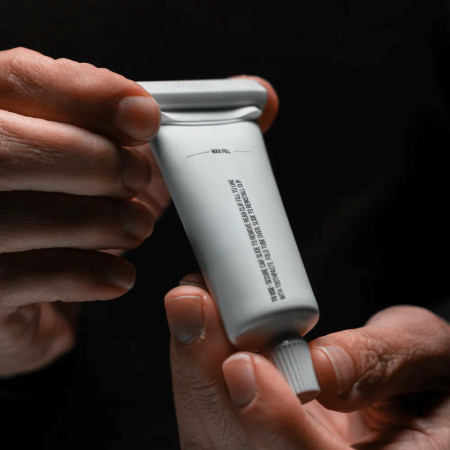 Gadget de viaje Matador Refillable Toothpaste Tube