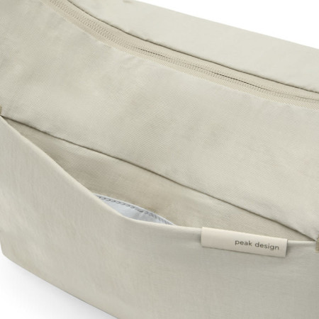 Bolsa de hombro Peak Design City Crescent 12L