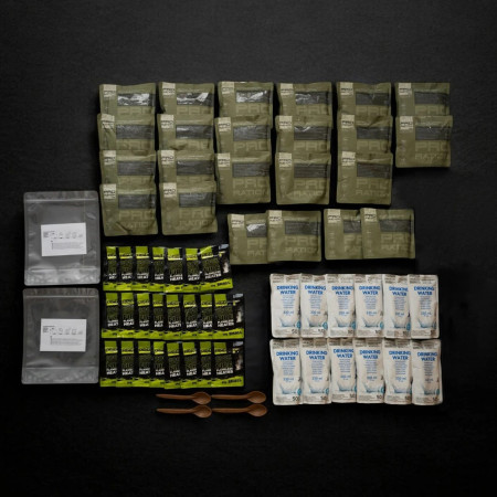 Plato principal Adventure Menu Emergency food/water box