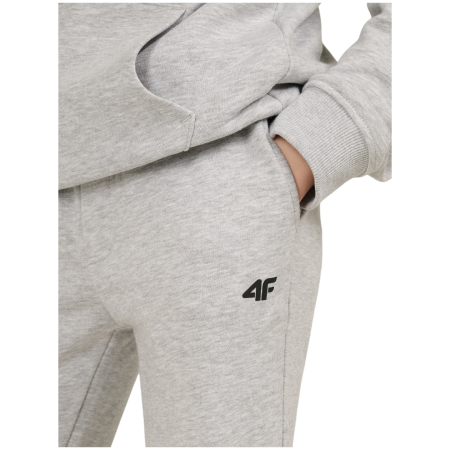 Pantalones de chándal para niños 4F Trousers Cas M1828 Cold Light Grey Melange