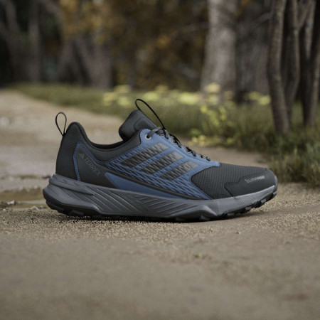 Calzado de hombre Adidas Terrex Tracefinder