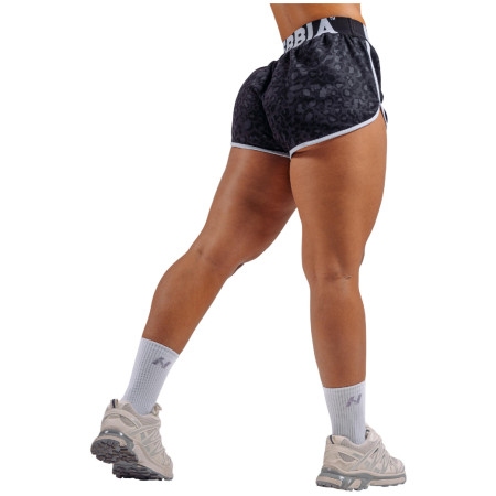 Pantalones cortos de mujer Nebbia Leopard Training Shorts Primal negro BLACK LEOPARD