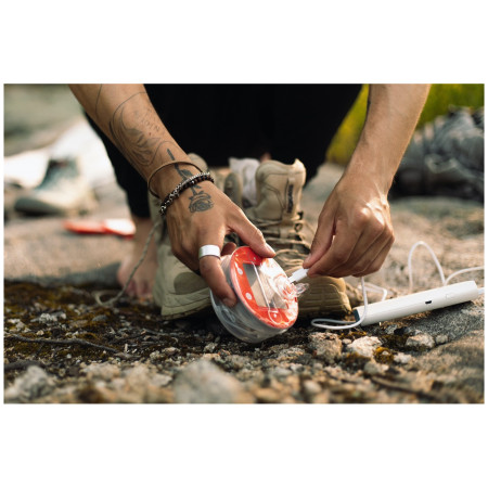 Lámpara solar BioLite Luci Emergency