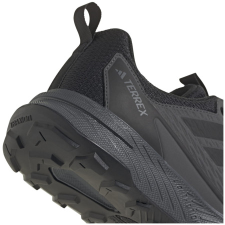 Calzado de hombre Adidas Terrex Tracefinder