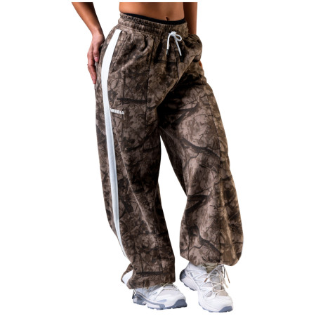 Pantalones de chándal para mujer Nebbia Oversized sweatpants Power marrón claro LIGHT BROWN CAMO