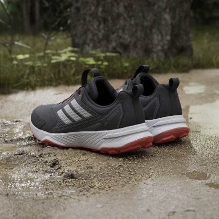Calzado de hombre Adidas Terrex Tracefinder