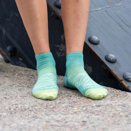 Calcetines de mujer Darn Tough Run Quarter Ultra-Lightweight