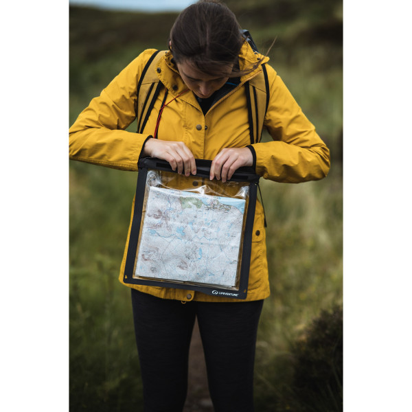 Funda estanca LifeVenture Waterproof Map Case